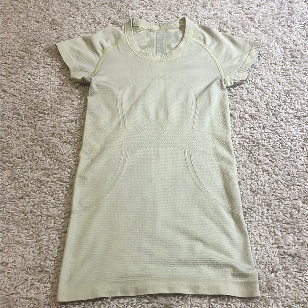 Light yellow Lululemon Swiftly